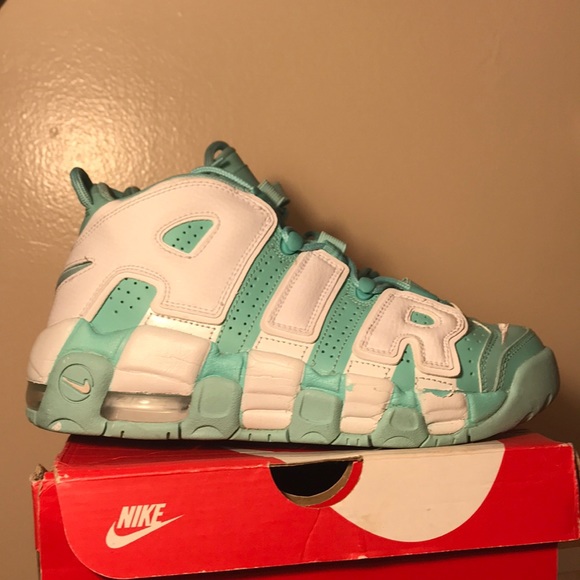 nike uptempo size 6